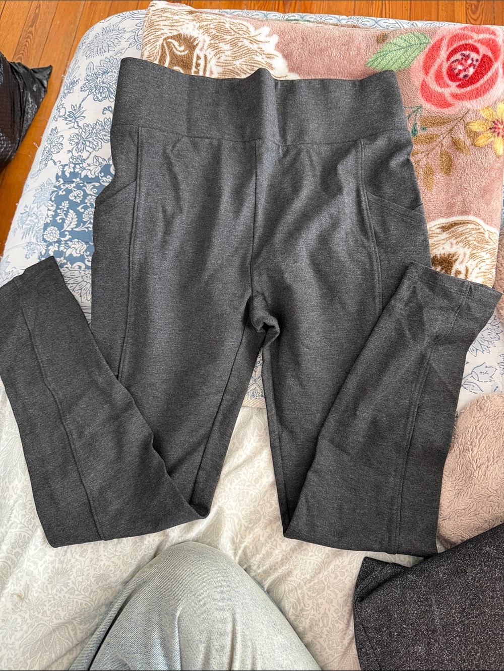 Lou & Grey Charcoal Gray High-Waist Ponte Leggings